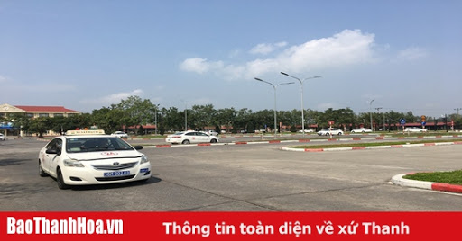 Kinh Nghiệm Lái Xe Ô Tô Trên Phố Đông Người